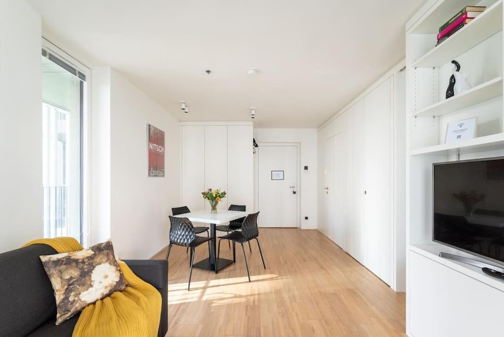 Smart Studio With Terrace By Hm Bécs Kültér fotó
