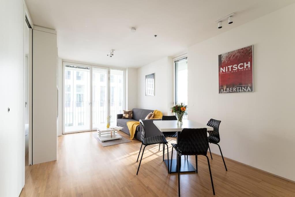 Smart Studio With Terrace By Hm Bécs Kültér fotó