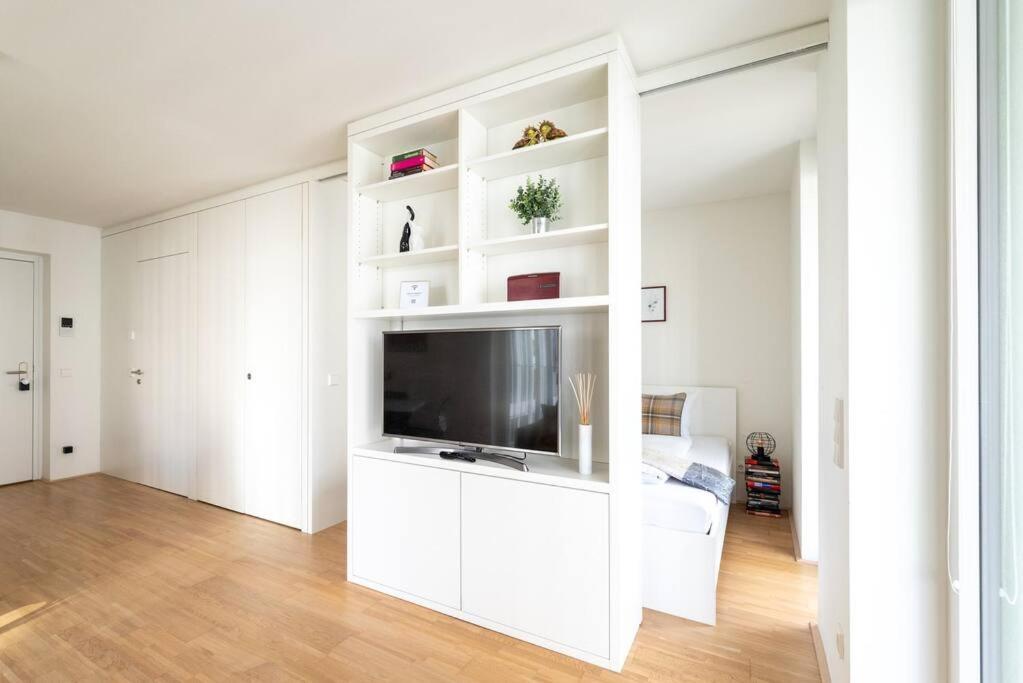 Smart Studio With Terrace By Hm Bécs Kültér fotó